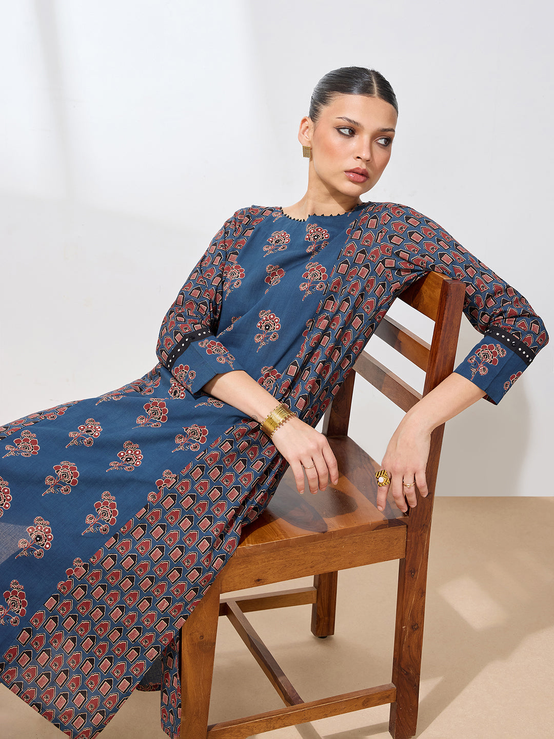 Classic Blue Cotton Handwork Floral Straight Kurta Kurta with Pant