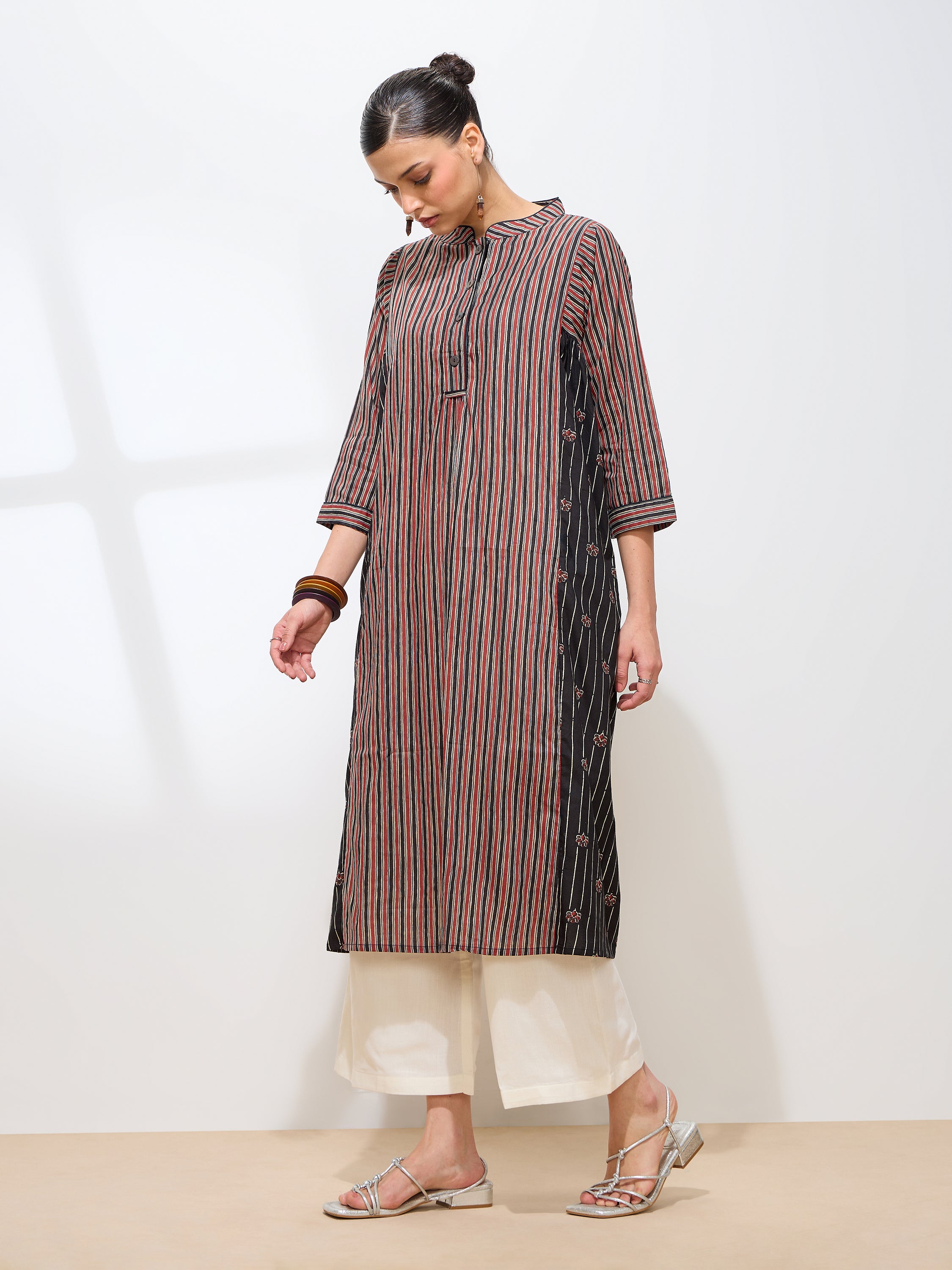 Graceful Black Printed Striped Cotton Kurta