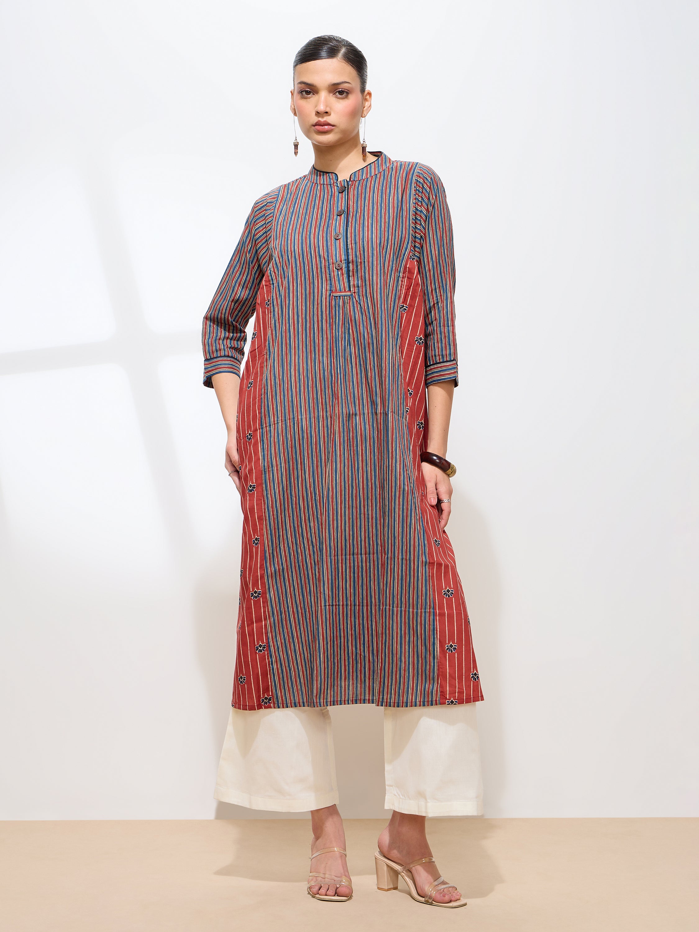 Graceful Blue Printed Floral Cotton Kurta