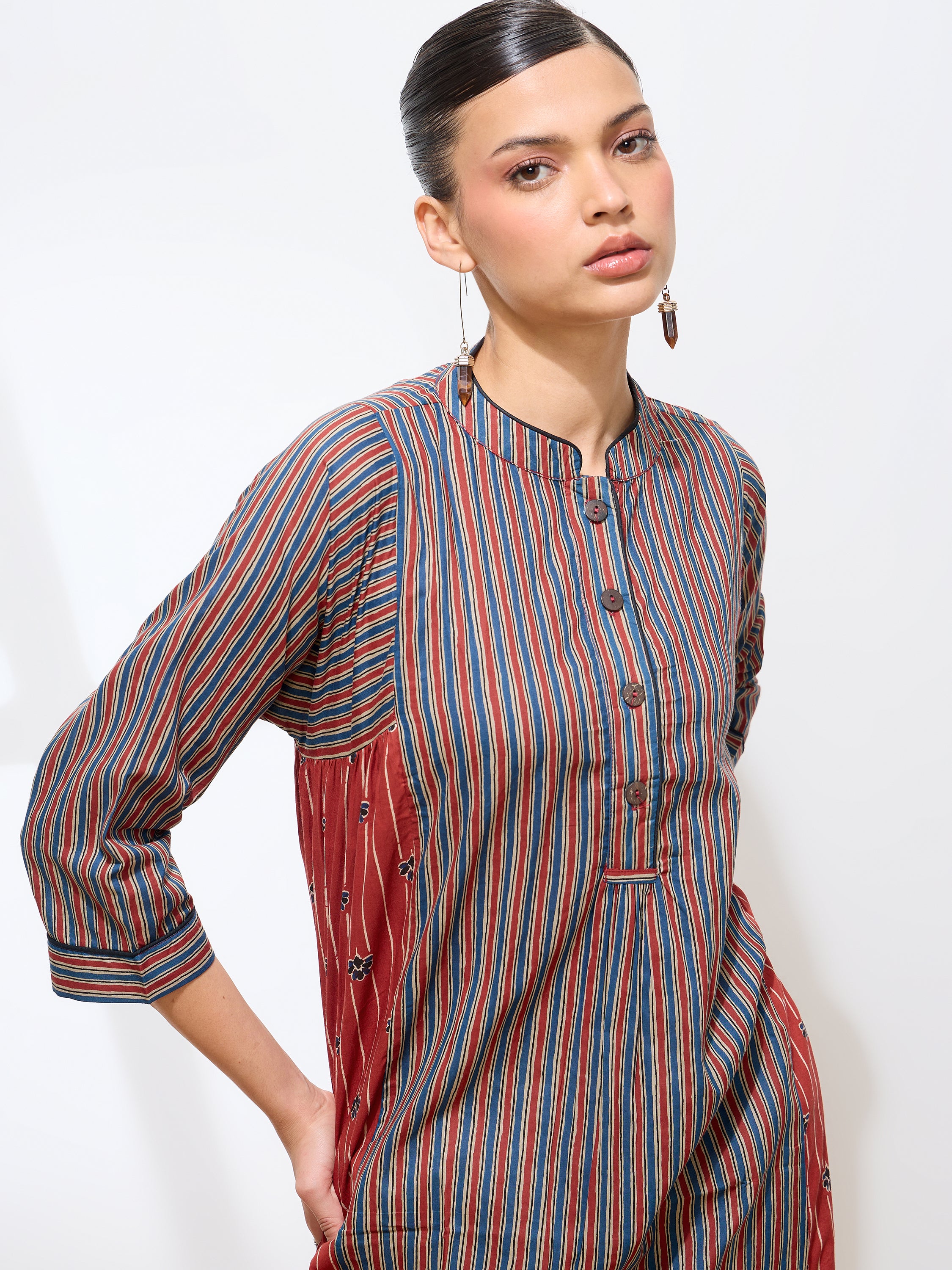 Graceful Blue Printed Floral Cotton Kurta