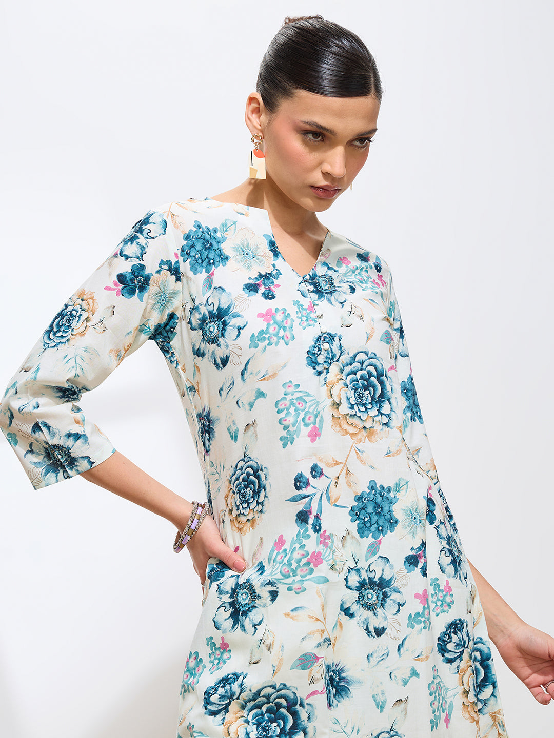 Graceful Blue Printed Floral Cotton Kurta
