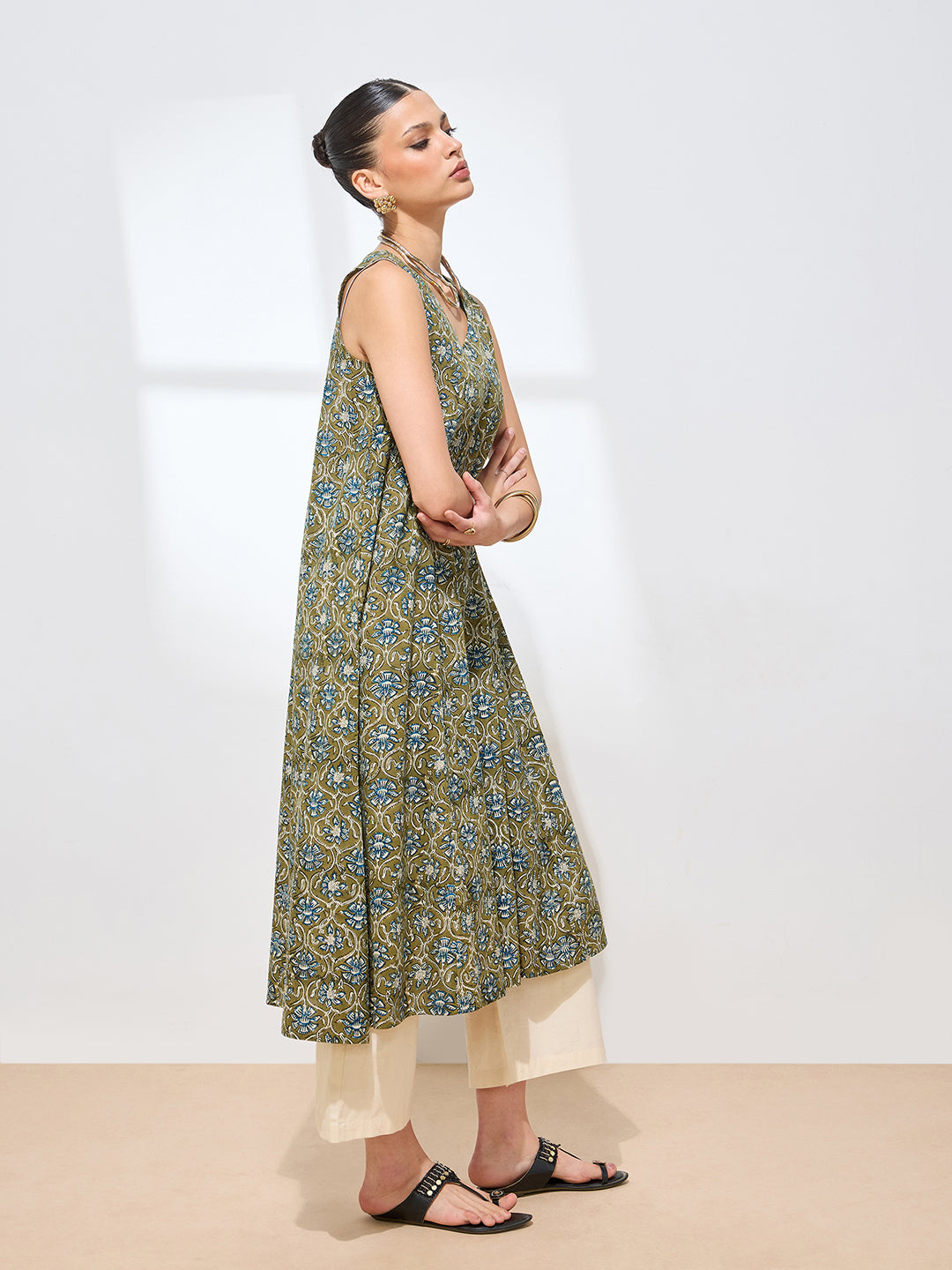 Women’s Floral Green Printed Pure Cotton A-Line Kurta || Sleevless Flared Kurta for Women|| Festive wear Kurta || Long Kurta For Women